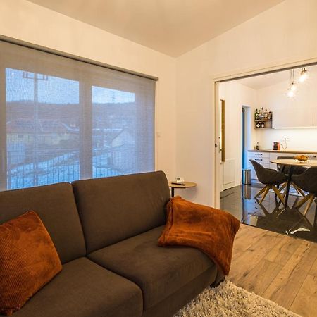 Epl Luxury Lägenhet Eplény Exteriör bild