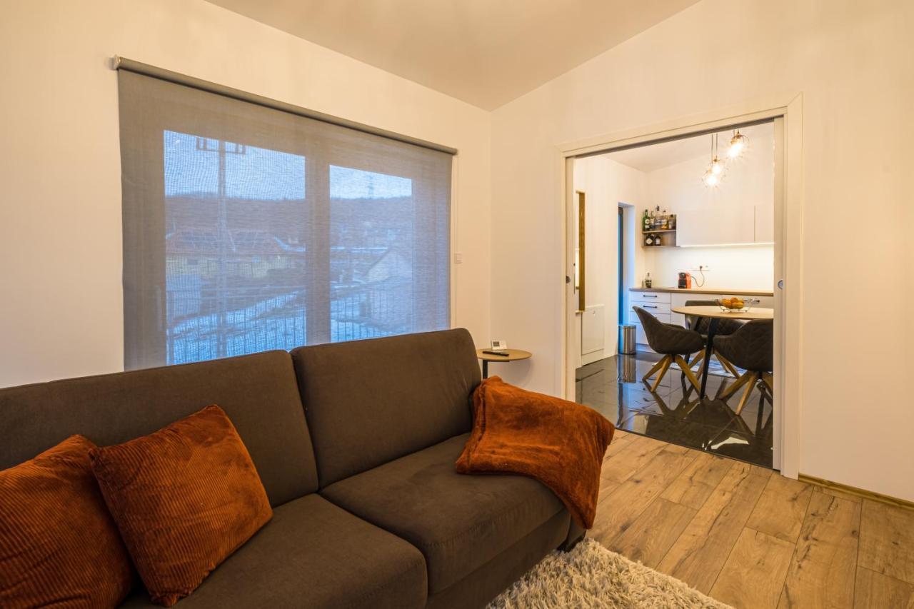 Epl Luxury Lägenhet Eplény Exteriör bild